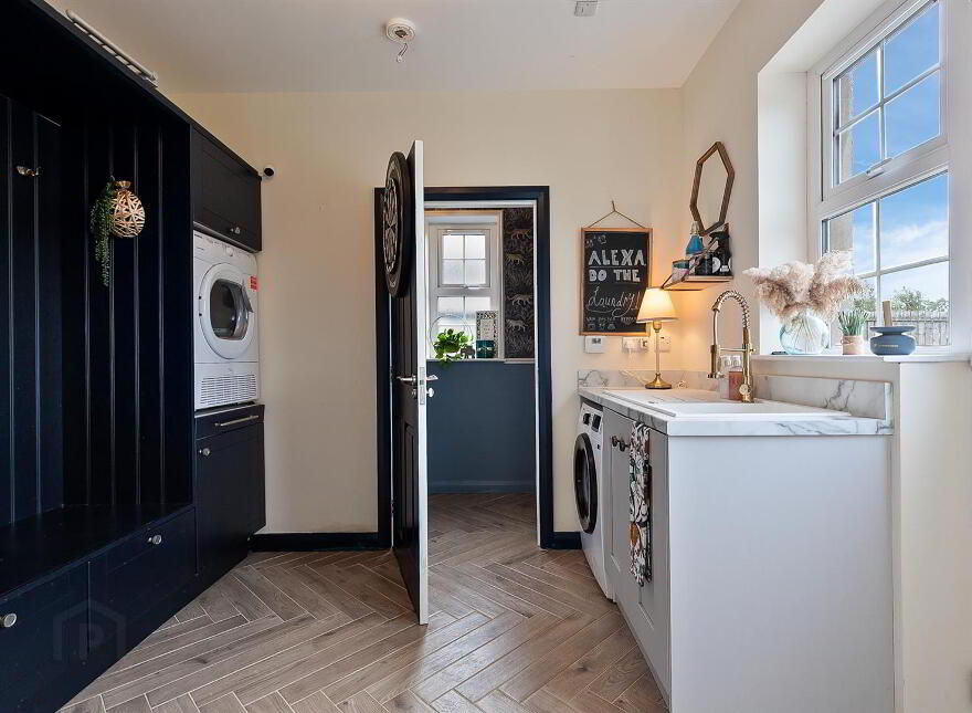 5d Feumore Road, Ballinderry Upper, Lisburn, BT28 2LJ