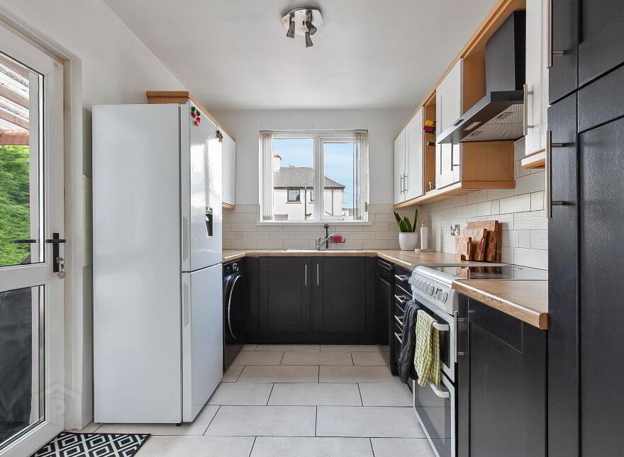 16 Lille Park, Upper Lisburn Road, Belfast, BT10 0LR