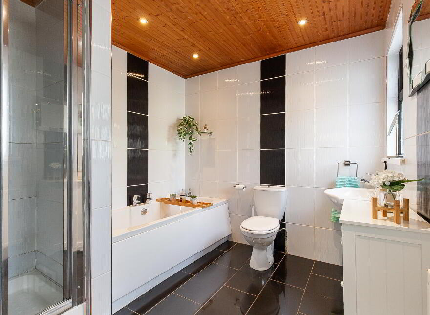 16 Lille Park, Upper Lisburn Road, Belfast, BT10 0LR
