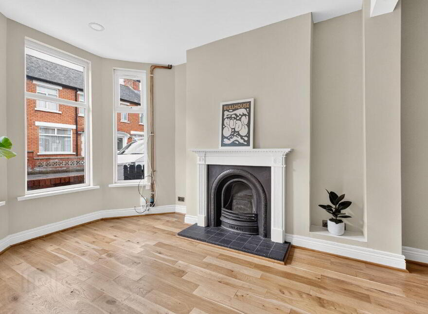 30 Lichfield Avenue, Belfast, BT5 5JQ