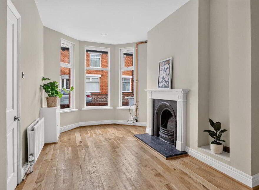 30 Lichfield Avenue, Belfast, BT5 5JQ