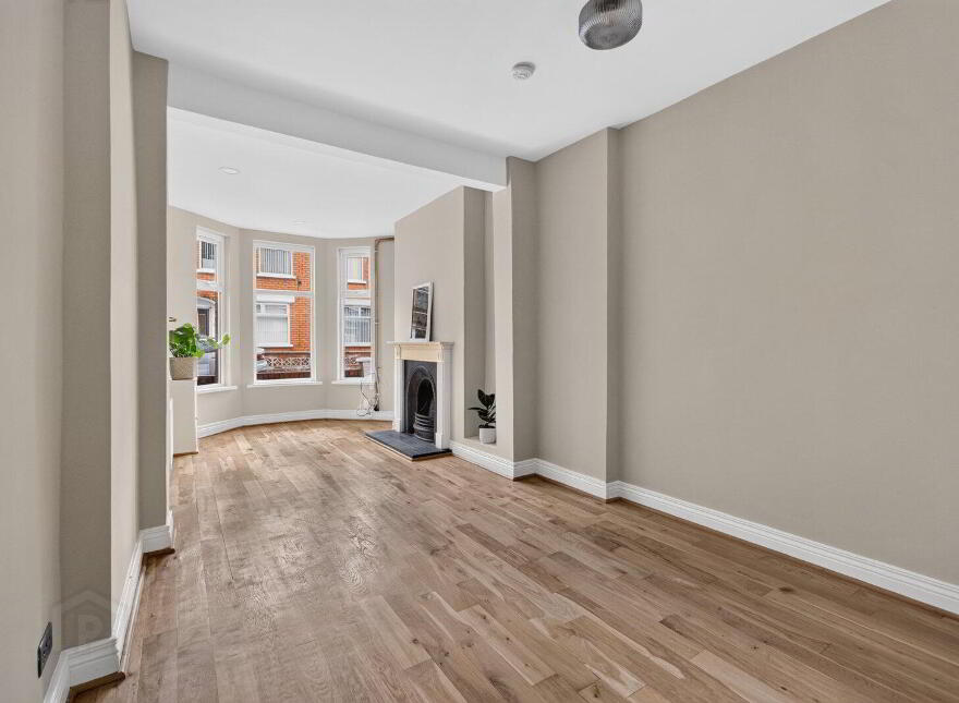 30 Lichfield Avenue, Belfast, BT5 5JQ