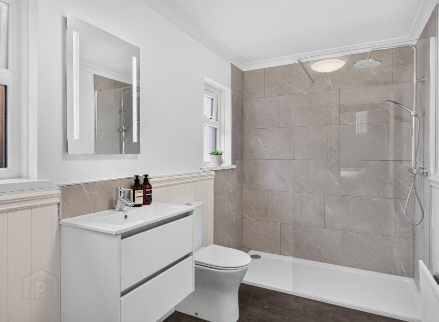 30 Lichfield Avenue, Belfast, BT5 5JQ