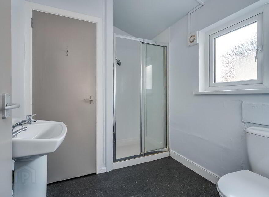 23 Lisburn Avenue, Belfast, BT9 7FX