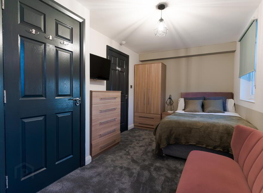 Room 3 Great Northern Street, Belfast, BT9 7FL