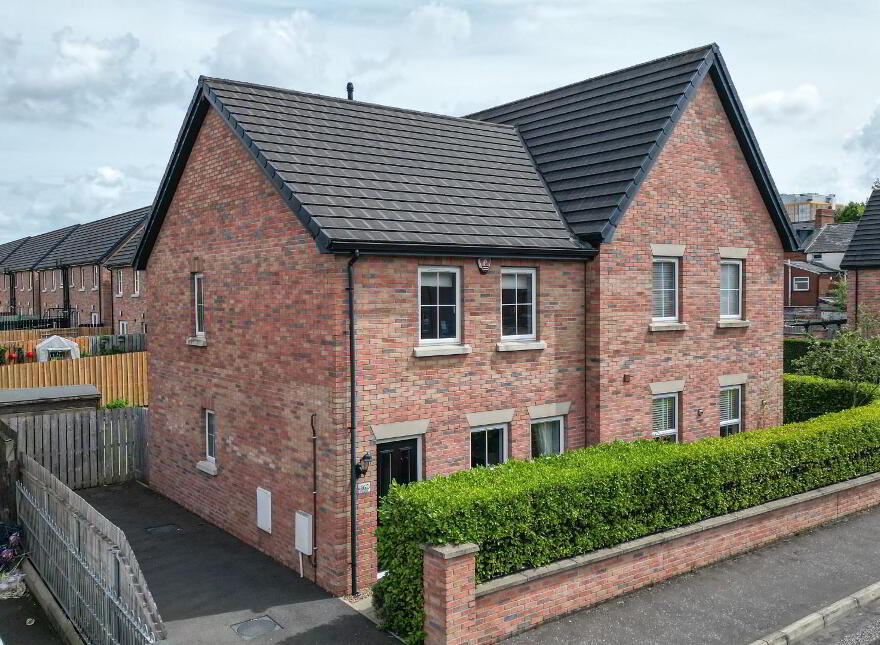 162 Broadway, Belfast, BT12 6HY