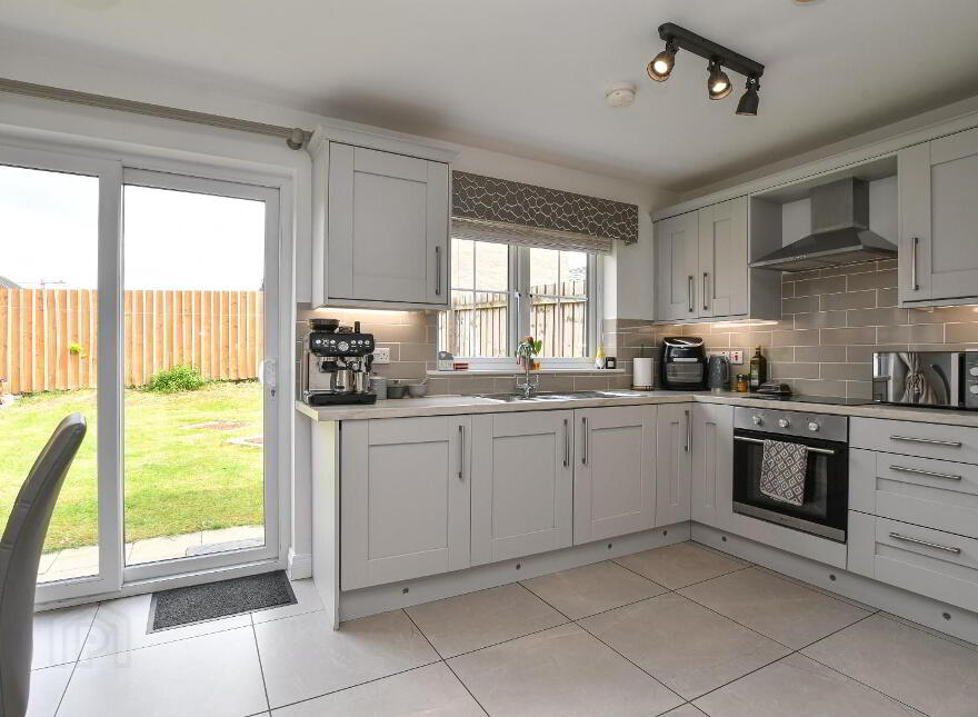162 Broadway, Belfast, BT12 6HY