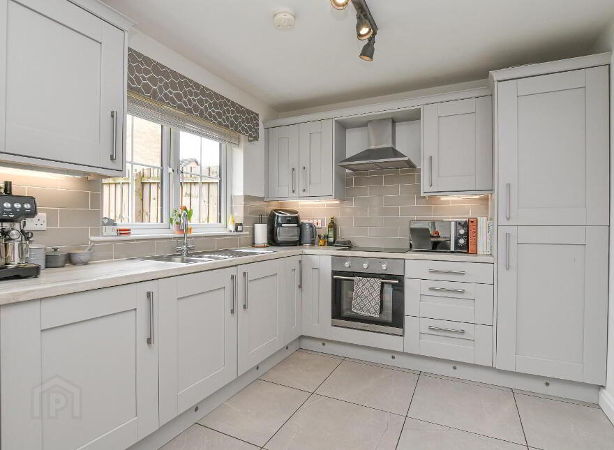 162 Broadway, Belfast, BT12 6HY