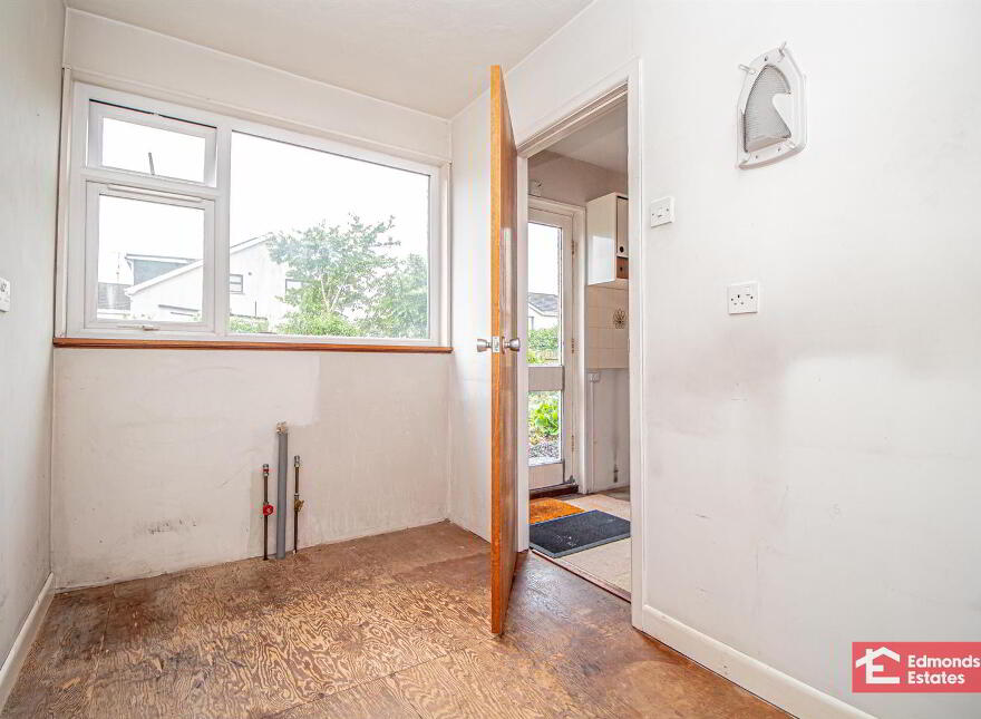 16 Galgorm Crescent, Ballymena, BT42 1BD