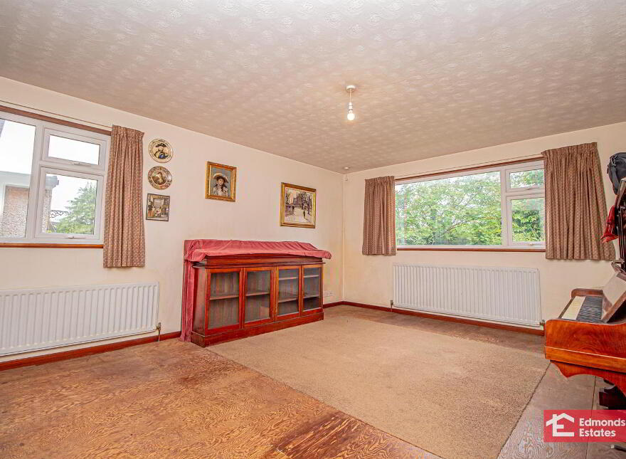 16 Galgorm Crescent, Ballymena, BT42 1BD