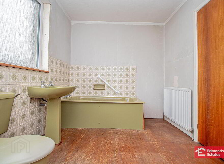 16 Galgorm Crescent, Ballymena, BT42 1BD