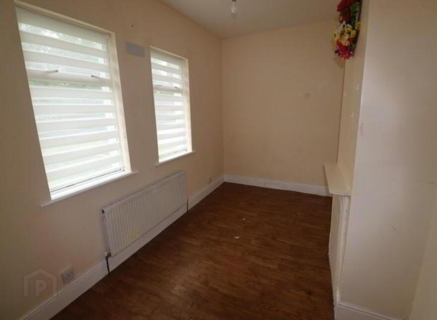 Moate, Oldcastle, A82N280