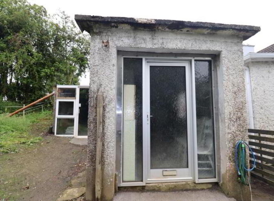Moate, Oldcastle, A82N280
