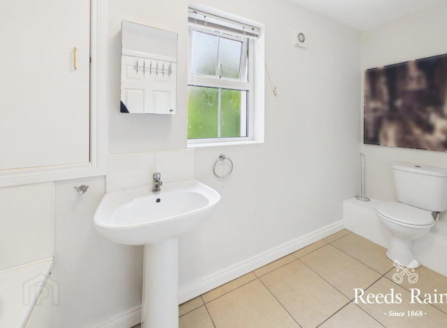 2 Rhanbuoy Gardens, Holywood, BT18 0GA
