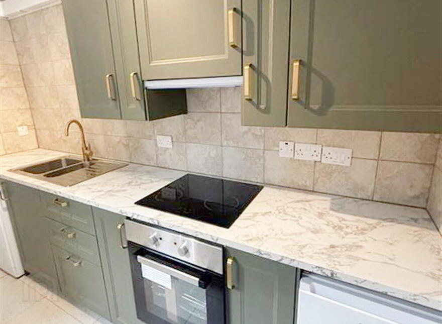 194A Ravenhill Road, Belfast, BT6 8EF