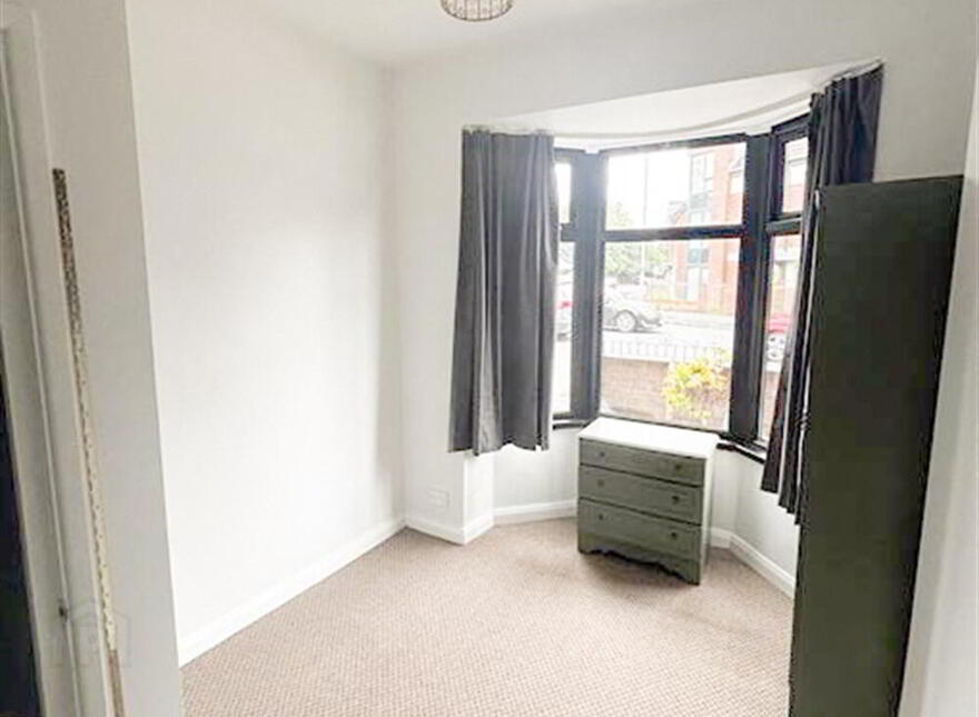 194A Ravenhill Road, Belfast, BT6 8EF