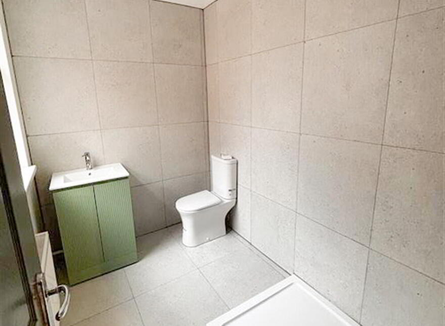 194A Ravenhill Road, Belfast, BT6 8EF