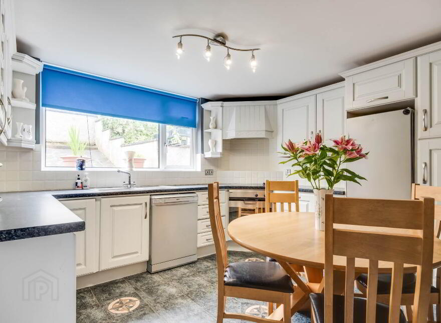 74 Loughview Drive, Enniskillen, BT74 6HB