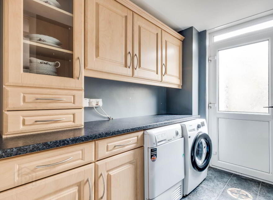 74 Loughview Drive, Enniskillen, BT74 6HB