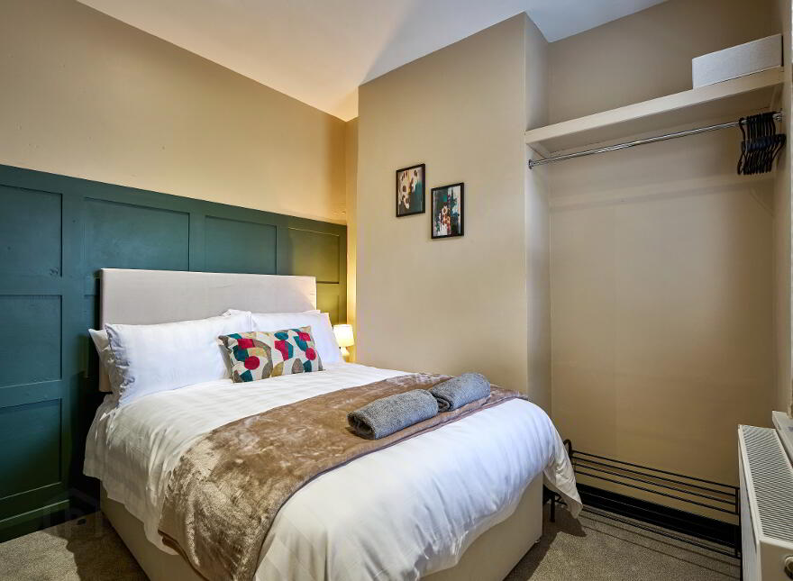 24 Castleton Gardens, Belfast, BT15 3BY