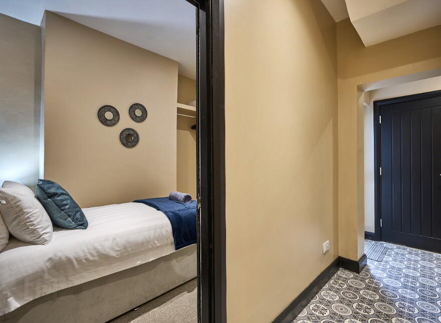 24 Castleton Gardens, Belfast, BT15 3BY