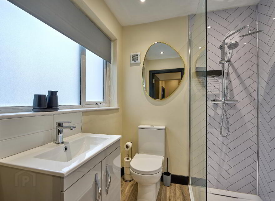 24 Castleton Gardens, Belfast, BT15 3BY