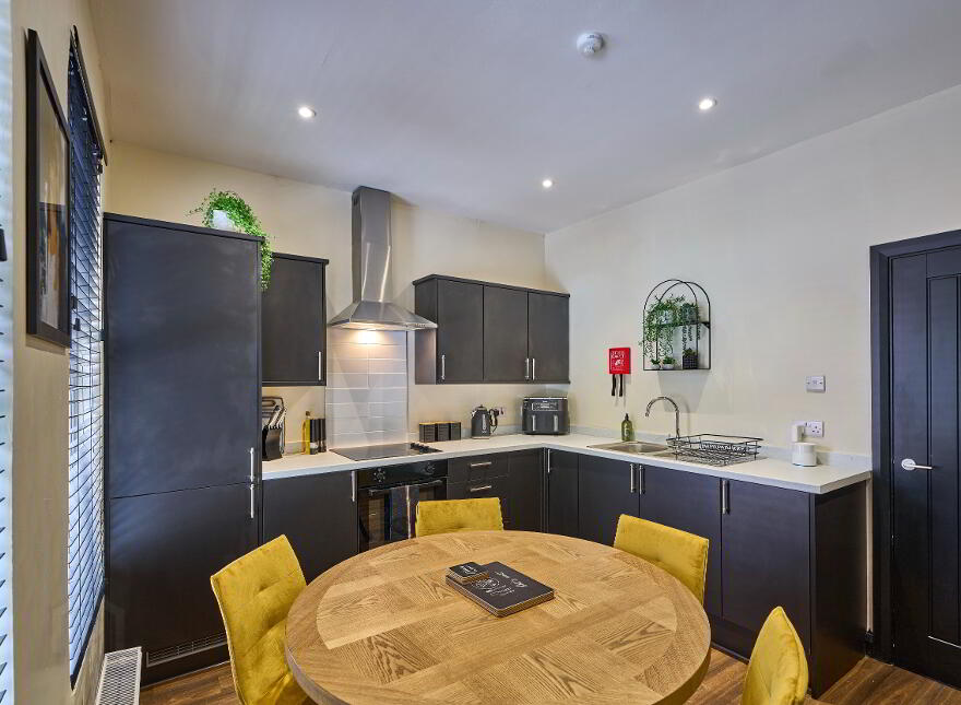 24 Castleton Gardens, Belfast, BT15 3BY