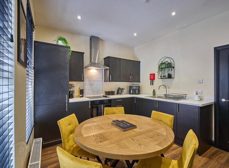 24 Castleton Gardens, Belfast, BT15 3BY