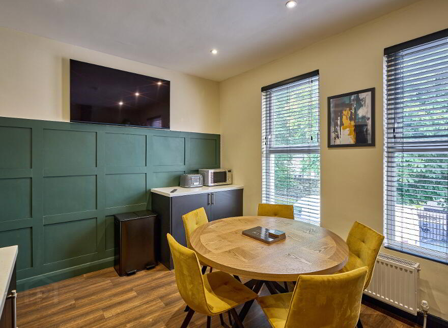 24 Castleton Gardens, Belfast, BT15 3BY