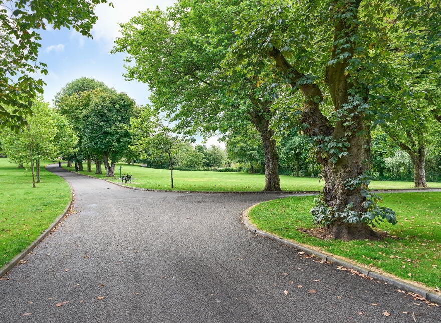 24 Castleton Gardens, Belfast, BT15 3BY