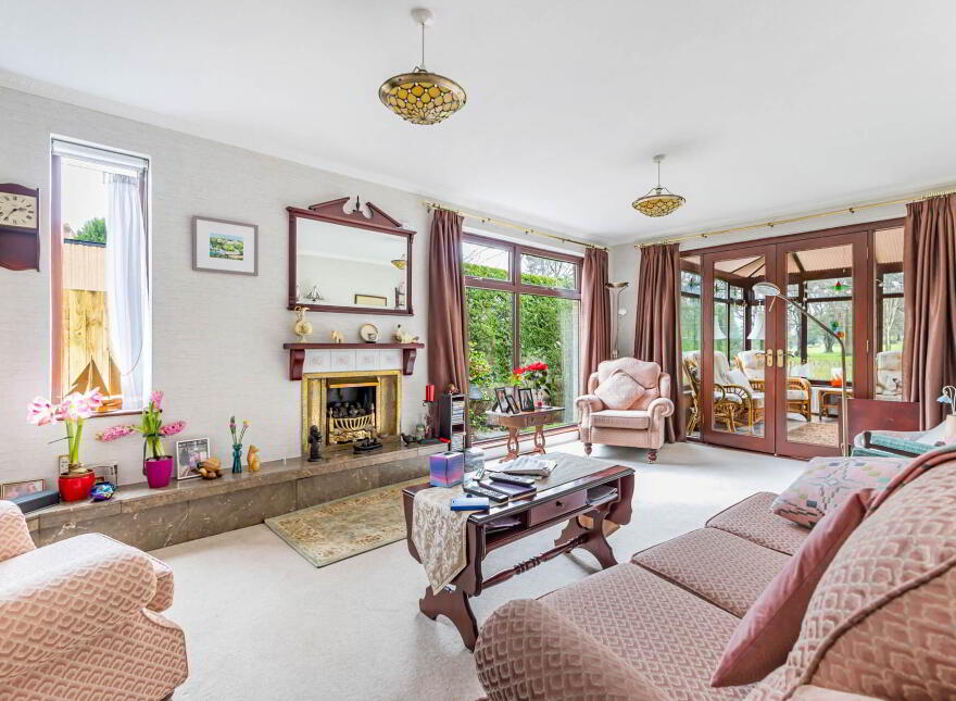 8 Elmwood Park, Lisburn, BT27 4AX