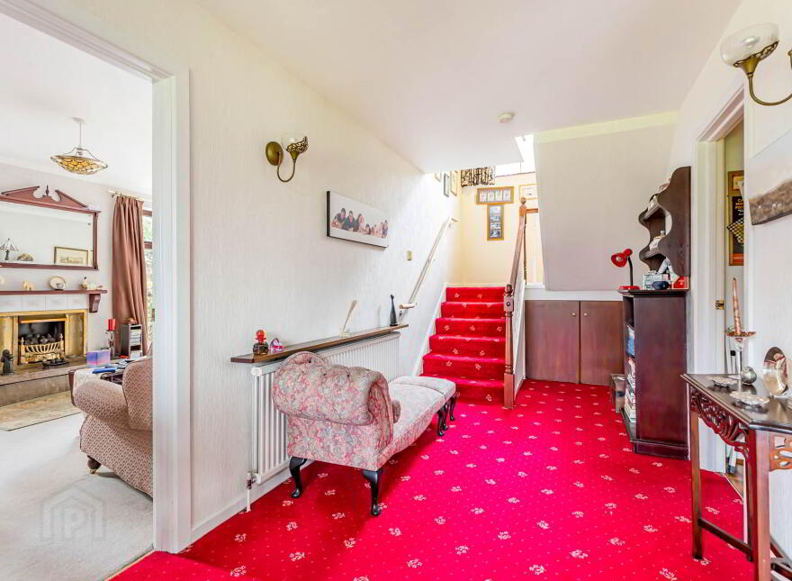 8 Elmwood Park, Lisburn, BT27 4AX