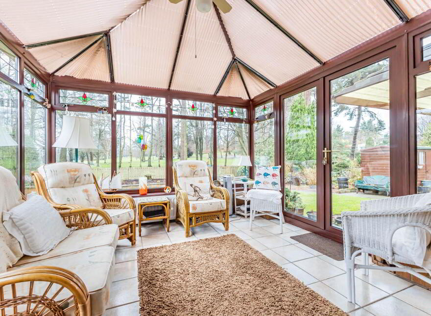 8 Elmwood Park, Lisburn, BT27 4AX