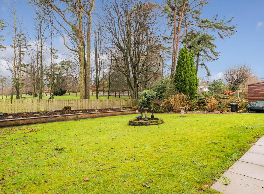 8 Elmwood Park, Lisburn, BT27 4AX