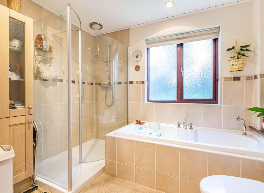 8 Elmwood Park, Lisburn, BT27 4AX