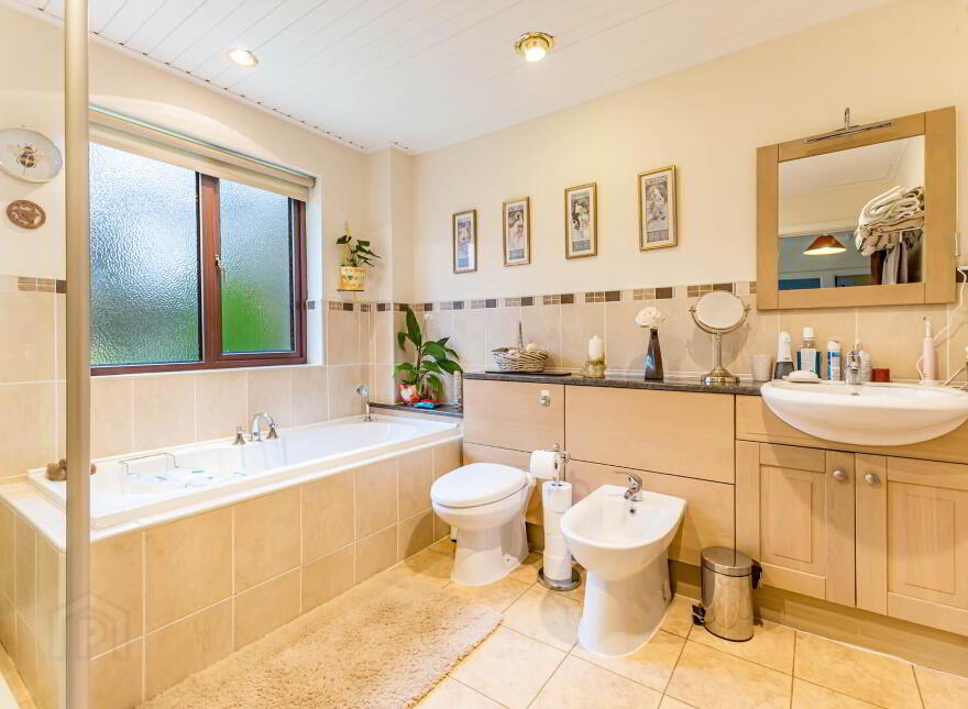 8 Elmwood Park, Lisburn, BT27 4AX