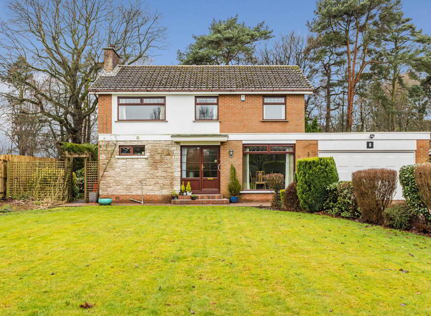 8 Elmwood Park, Lisburn, BT27 4AX