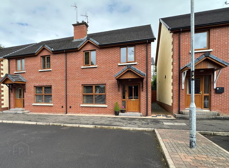 11 Riverdale Park, Portglenone, Ballymena, BT44 8HX