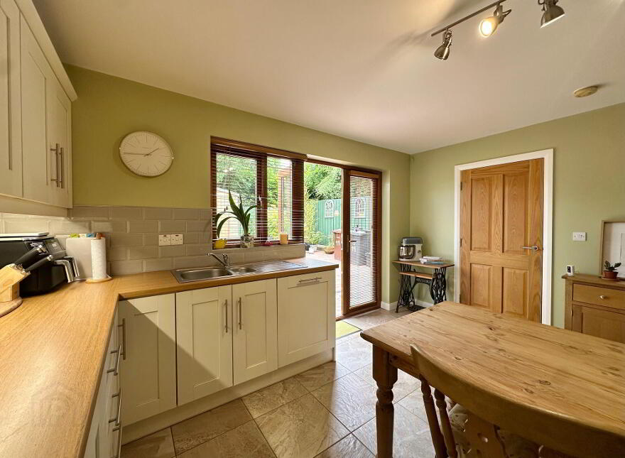 11 Riverdale Park, Portglenone, Ballymena, BT44 8HX