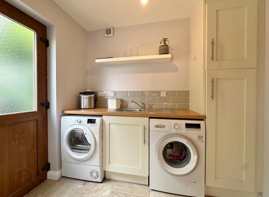 11 Riverdale Park, Portglenone, Ballymena, BT44 8HX