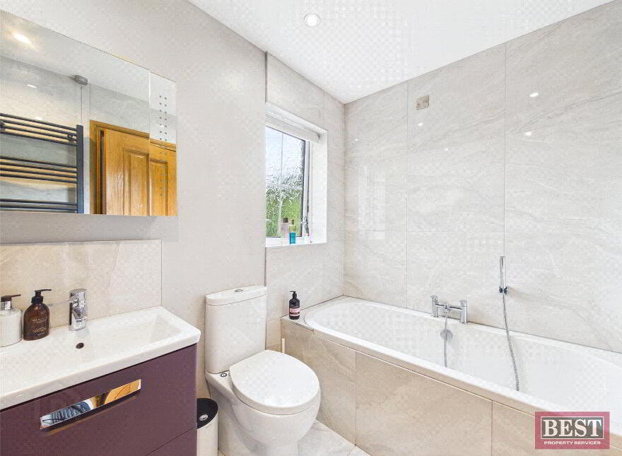 1 Mourne Wood, Rostrevor, Newry, BT34 3GG