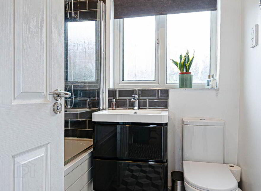 72 Upper Knockbreda Road, Belfast, BT6 9RN