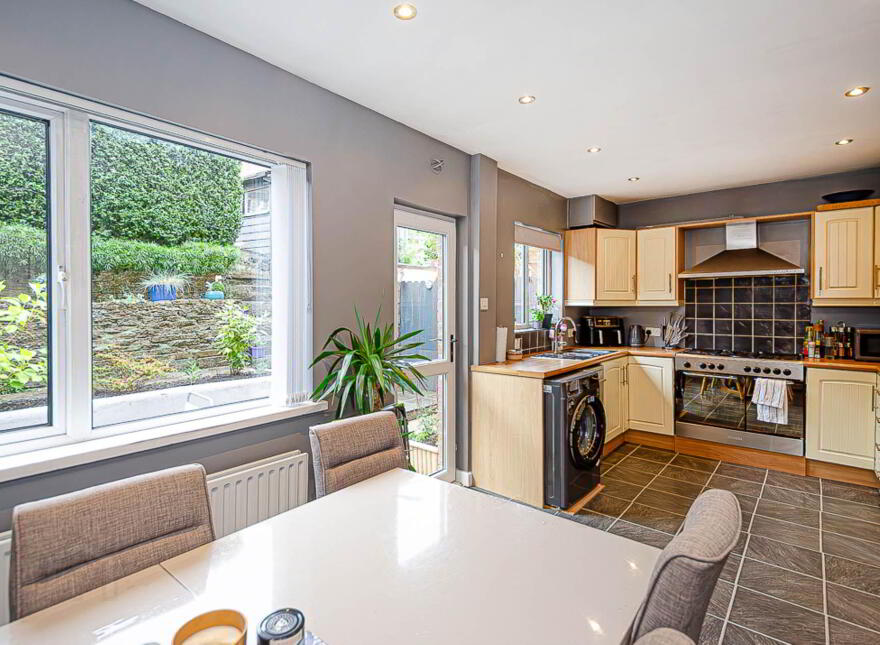 72 Upper Knockbreda Road, Belfast, BT6 9RN