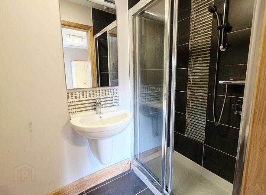 3 Erne Marine Apartments, Waterhen Lane, Bellenaleck, Enniskillen, BT92 2DF