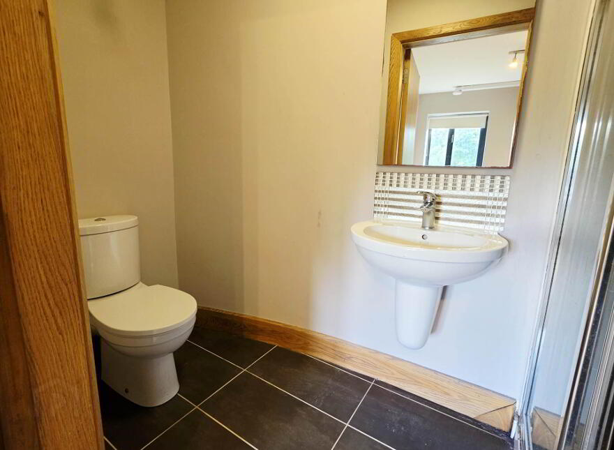 3 Erne Marine Apartments, Waterhen Lane, Bellenaleck, Enniskillen, BT92 2DF