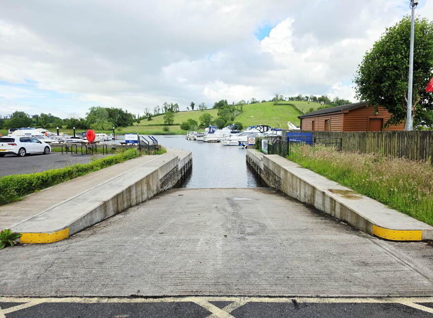 3 Erne Marine Apartments, Waterhen Lane, Bellenaleck, Enniskillen, BT92 2DF