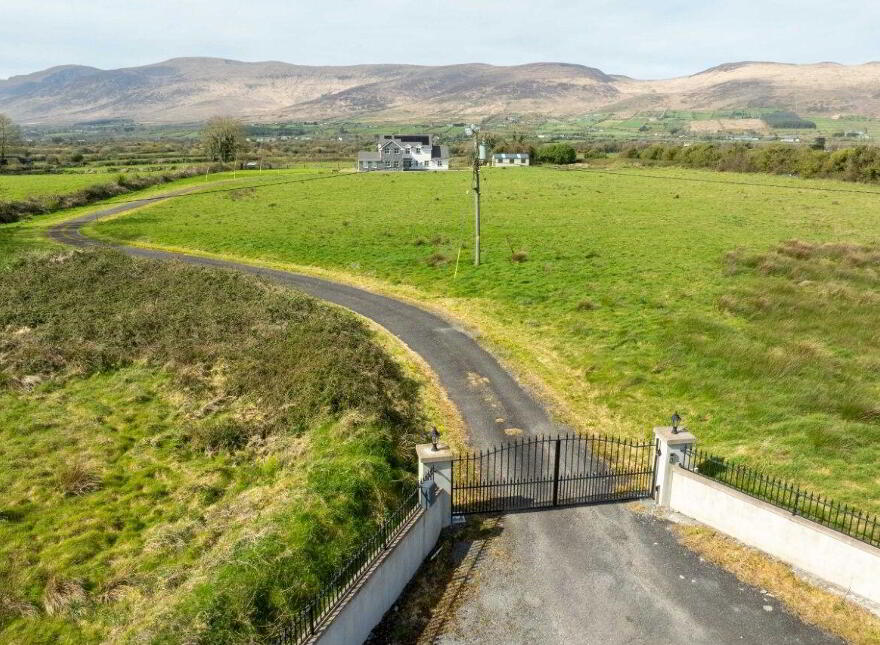 Ardcanaught White Gate Cross Roads, White Gate Cross Roads, V93K306