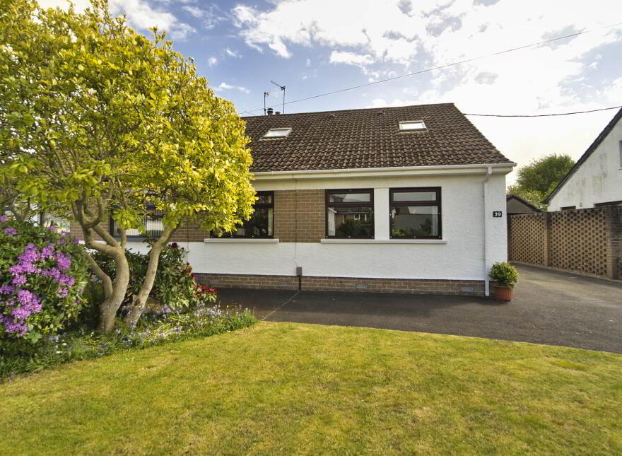 39 Woodland Park, Lisburn, BT28 1LQ