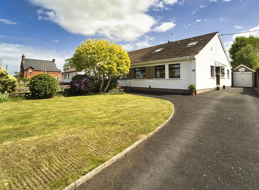 39 Woodland Park, Lisburn, BT28 1LQ
