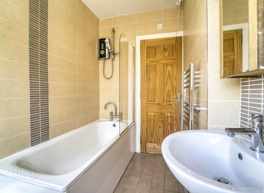 39 Woodland Park, Lisburn, BT28 1LQ